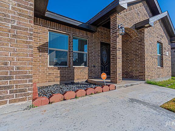 3rd image of 125 Blue Dr