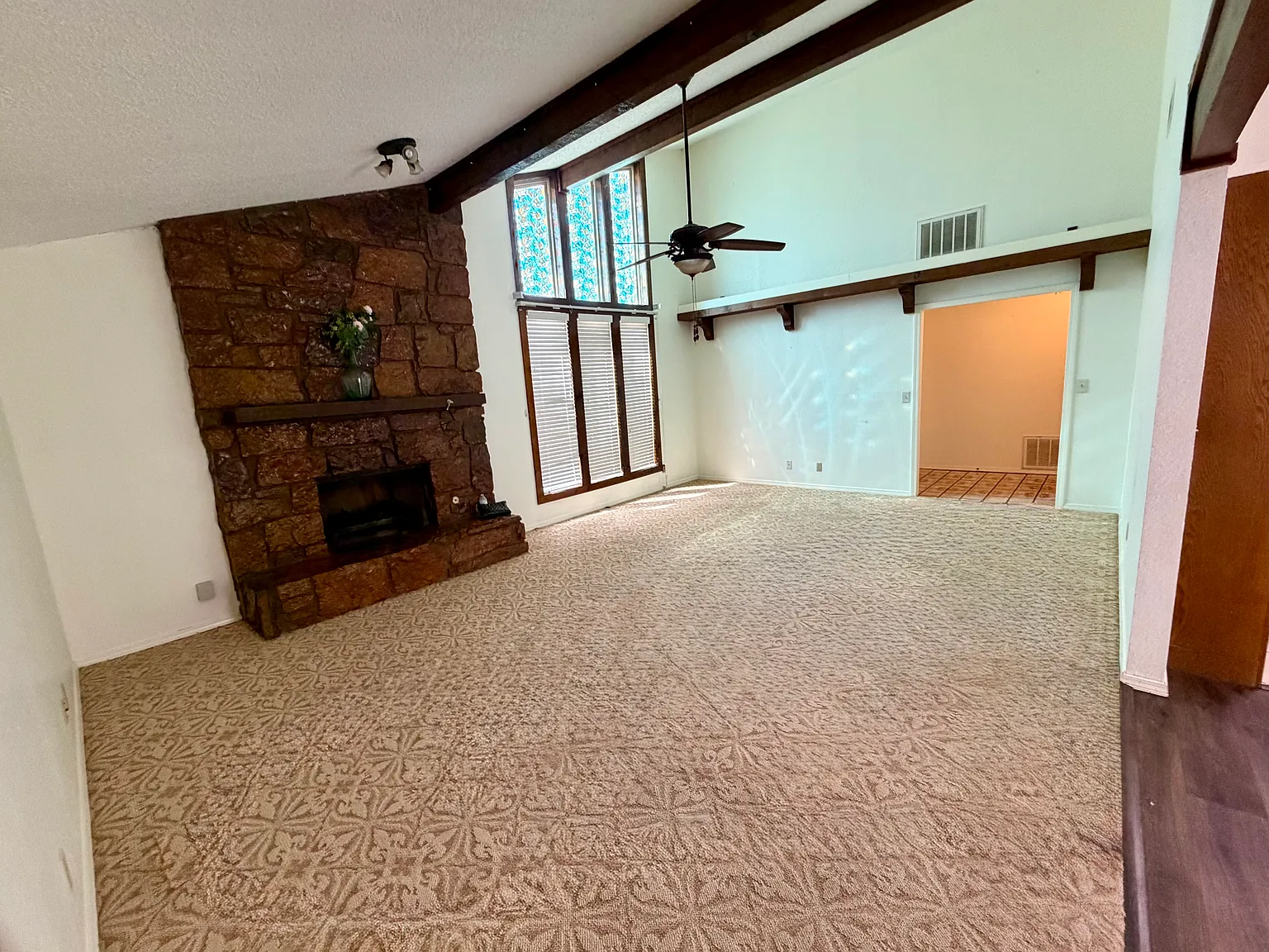 3 bed, 1591 sqft, $1,800 — Photo 3