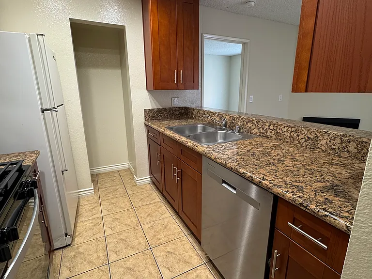 10911 Rochester Ave #103 — Photo 3