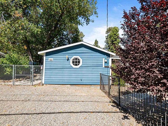 3rd image of 44644 Barton Ln