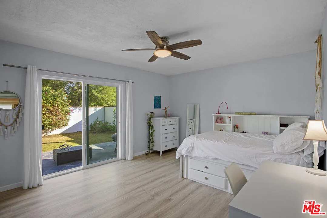 2 bed, 1.0 bath, $3,650 — Photo 4