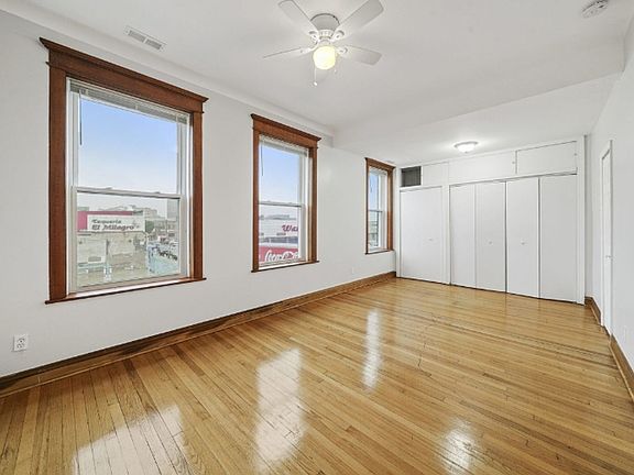 3rd image of 2556 S Albany Ave