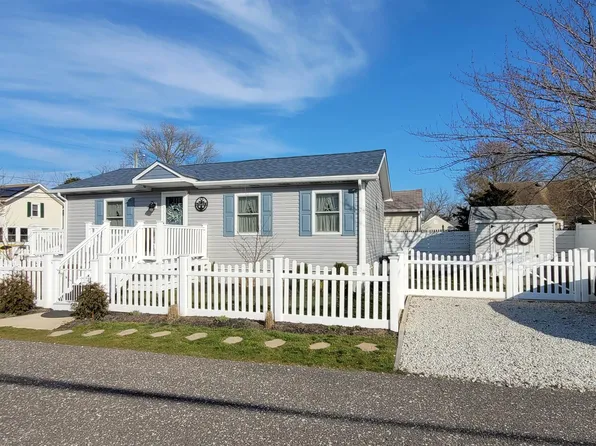 152 W Pacific Ave, Villas, NJ 08251