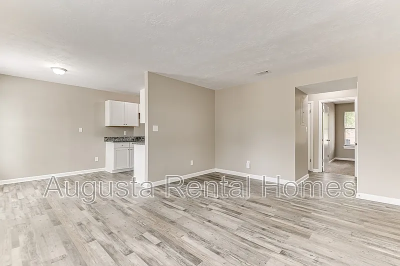 2 bed, 1.0 bath, 860 sqft, $1,095 — Photo 4
