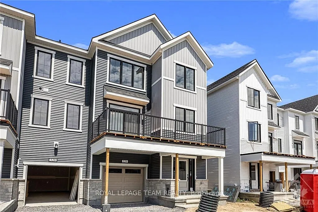 4 bed, $2,400 — Photo 2