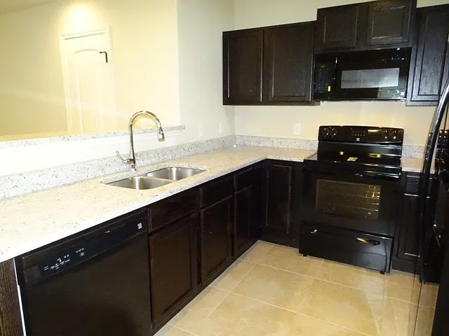 7042 Lakeview Dr #102 — Photo 25