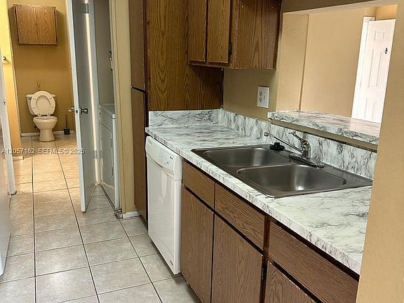 5th image of 4047 NW 87th Ave #0