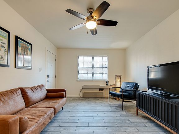 4th image of 907 18th Ave S APT 101