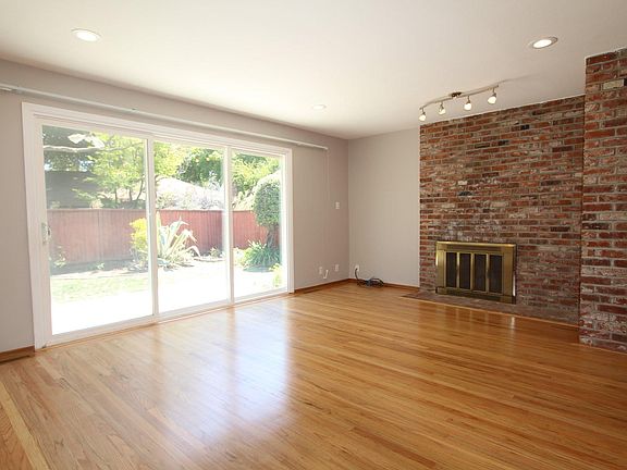 3rd image of 469 La Herran Dr