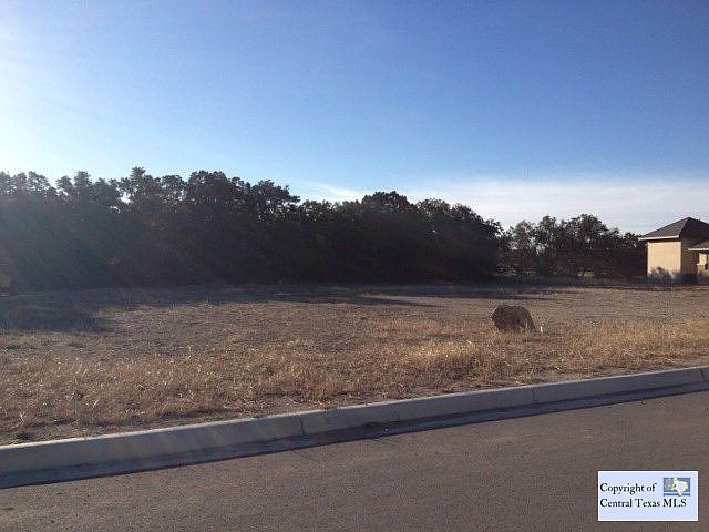 1st image of 859 N Uluru Ave