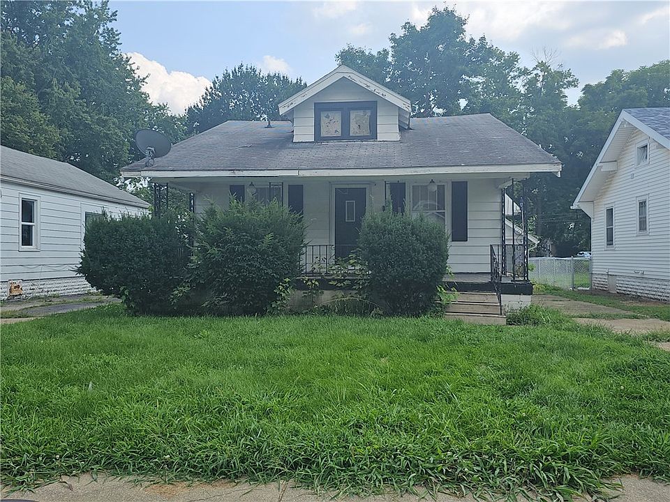 1st image of 1545 E Walnut St