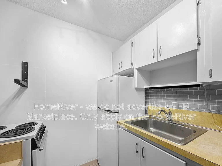 3441 NE 16th Ave #C — Photo 2
