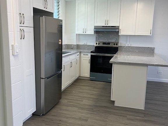 2nd image of 3125 Waialae Ave #207