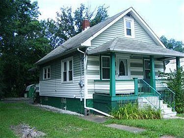 2nd image of 3744 Pearl Ave