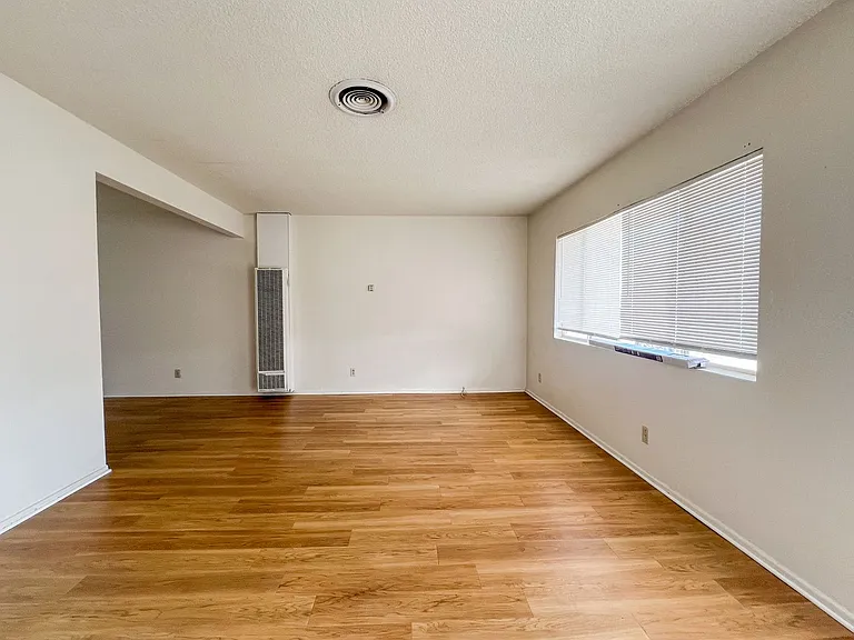 6256 Lupine Ave — Photo 13