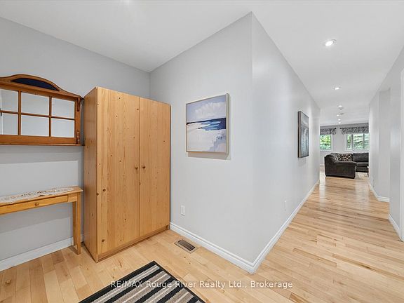 4th image of 178 Roma Ln