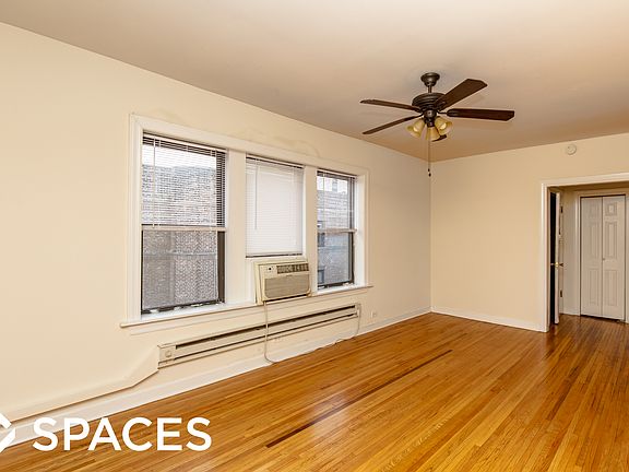 2nd image of 3720 N Pine Grove Ave #3724XE3