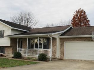 2009 S Sycamore St, Effingham, IL 62401