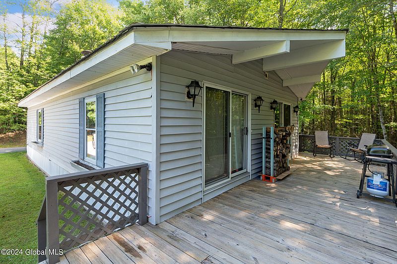 3rd image of 136 Fayville Road