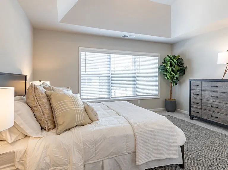 552 Elliston Pl — Photo 16