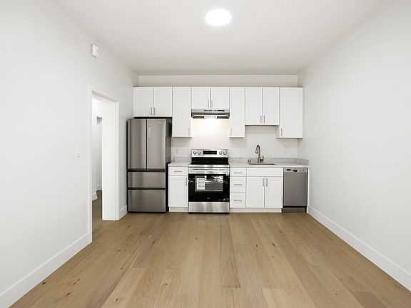 2nd image of 1880 Page St APT 4