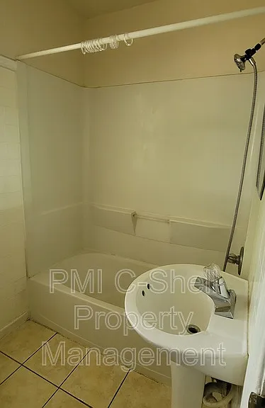 216 Marine Dr — Photo 9