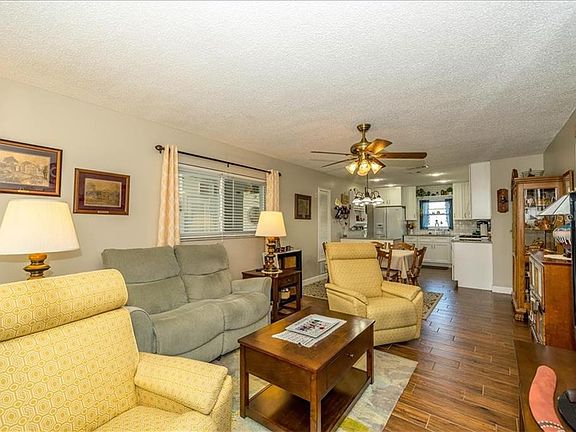 3rd image of 5121 Dahlia St N #168