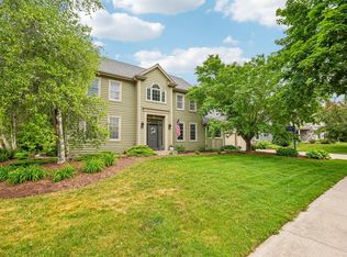1338 Chickadee LANE, Grafton, WI 53024