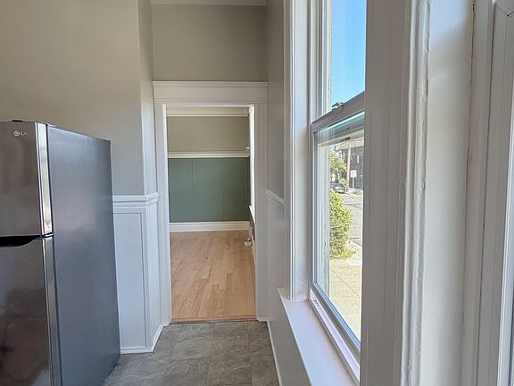 3rd image of 216 Jersey St #1