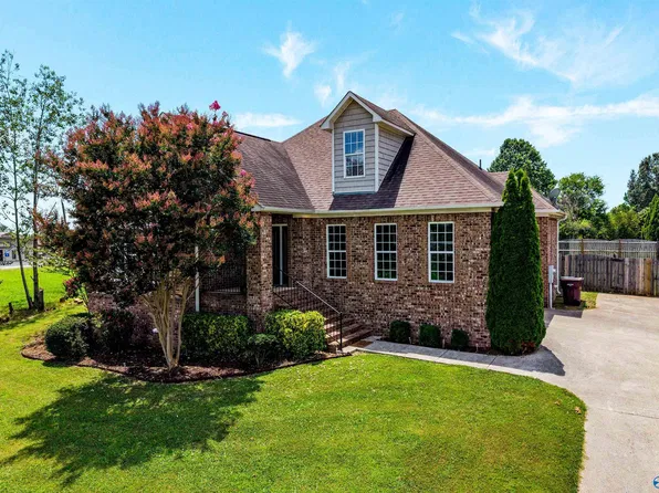 17043 Cliff Dr, Athens, AL 35613