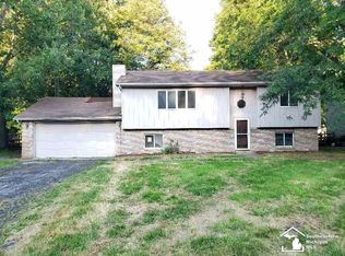 8866 Douglas Rd, Temperance, MI 48182