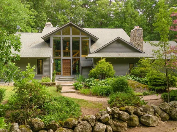 5 Farmington Road, Amherst, NH 03031