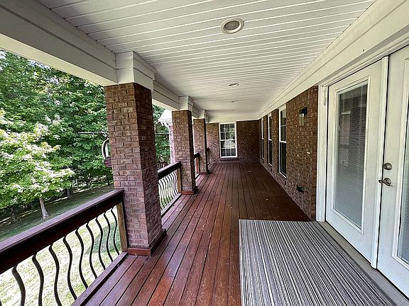 4th image of 1112 Clear Creek Dr