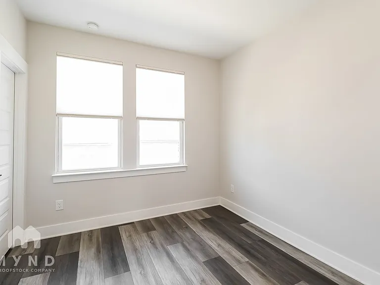 586 W End Dr — Photo 14