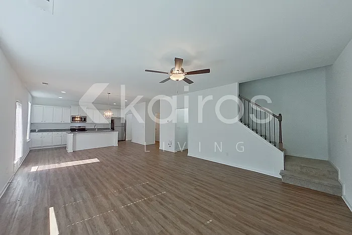 4 bed, 2.5 bath, 2159 sqft, $2,195 — Photo 4