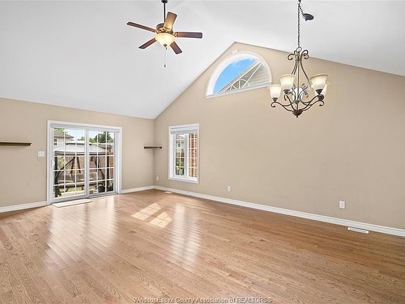 3rd image of 384 Boismier Ave