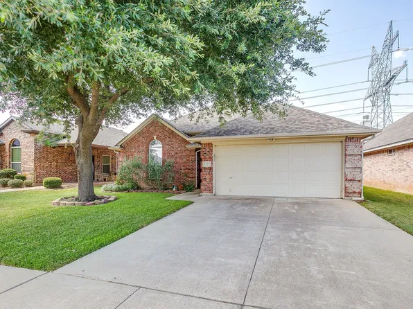 1325 Sierra Blanca Dr, Burleson, TX 76028