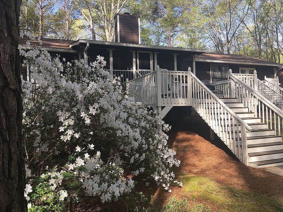 1st image of 121 Lake Forest Dr