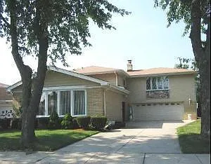 8000 W Winnemac Ave photo 1