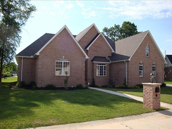 2nd image of 297 Glen Oaks Ct