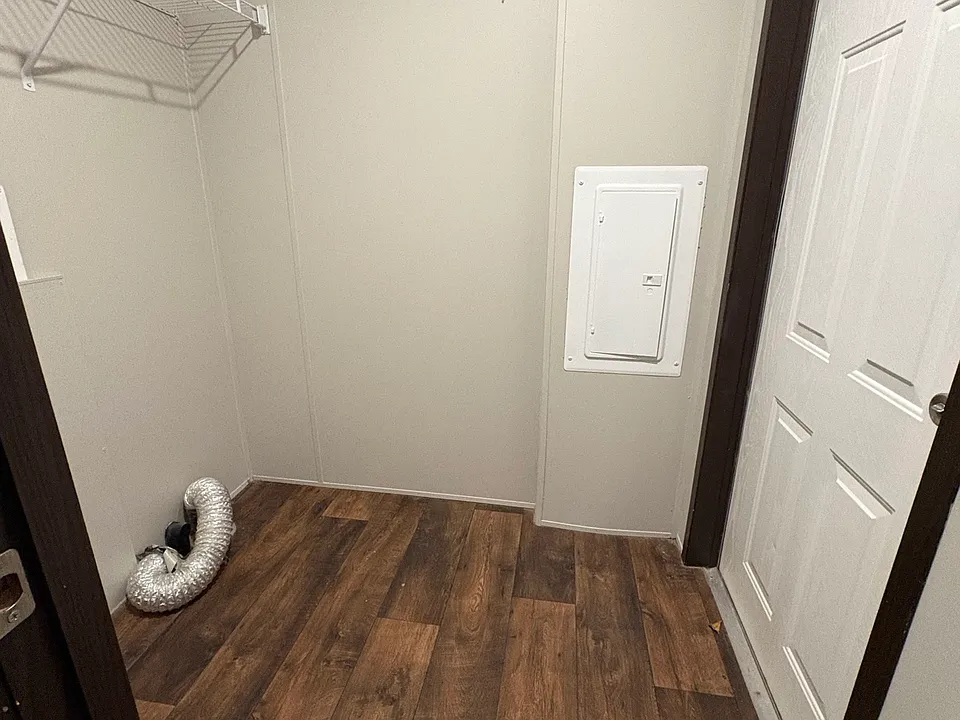 Utility Room Washer/Dryer hookups