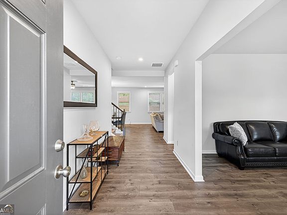 2nd image of 678 Saffron Blvd