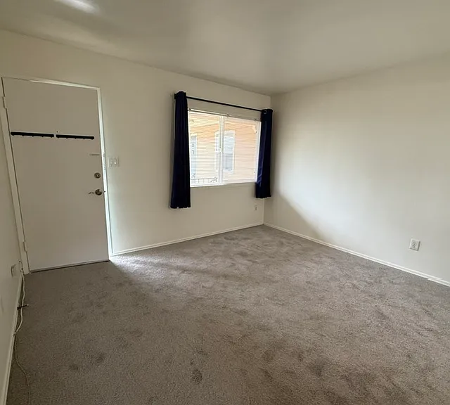 1739 Sunset Cliffs Blvd #10 — Photo 22