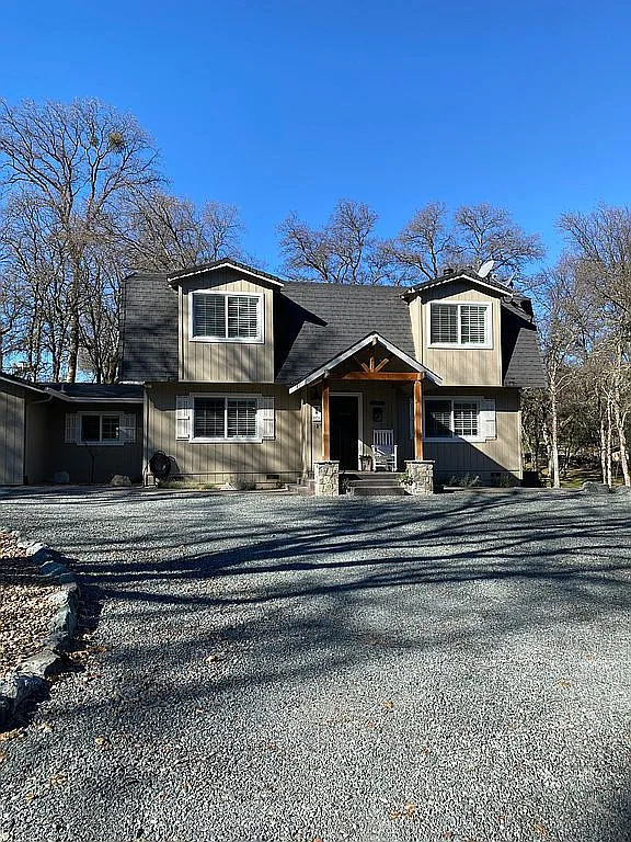 21568 Armstrong Rd photo 1