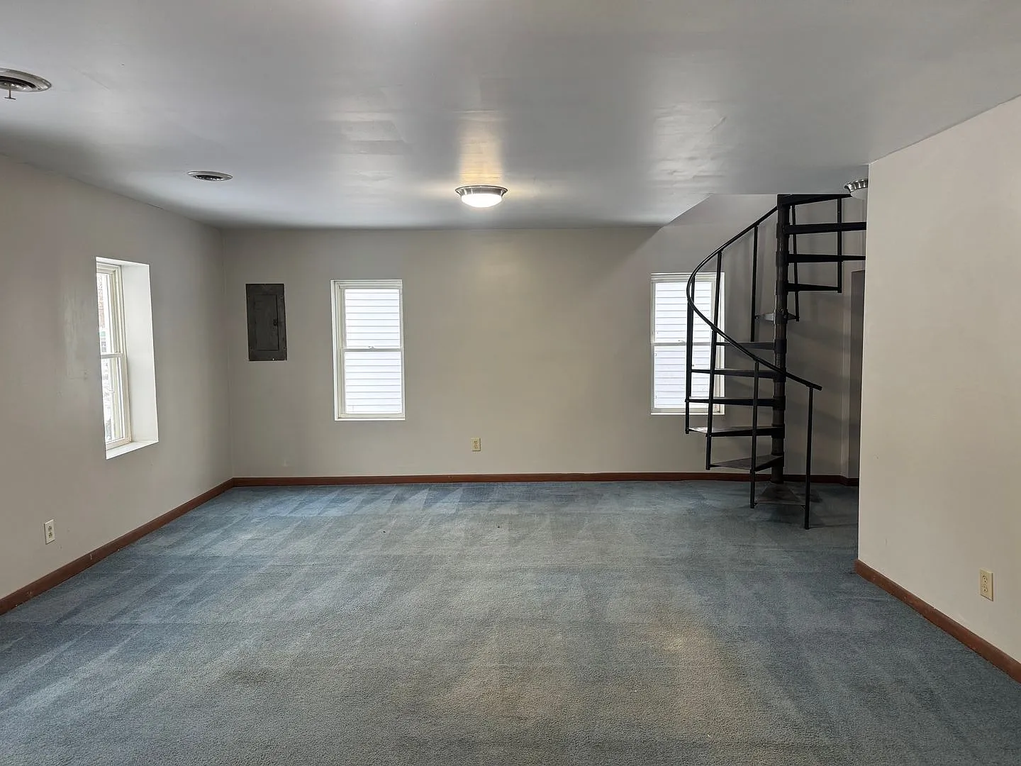3 Bedroom Home For Rent in Carbondale — Photo 2