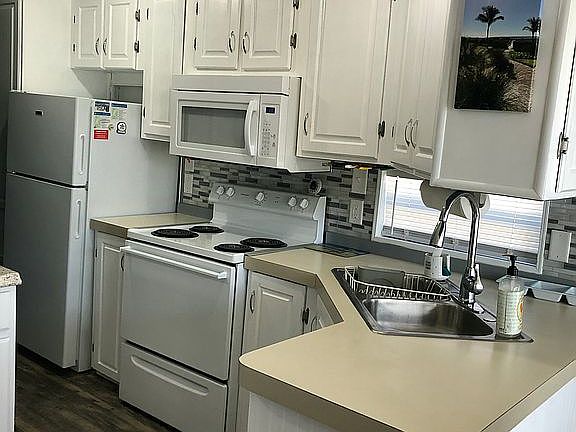 2nd image of 856 Arapaho Trl