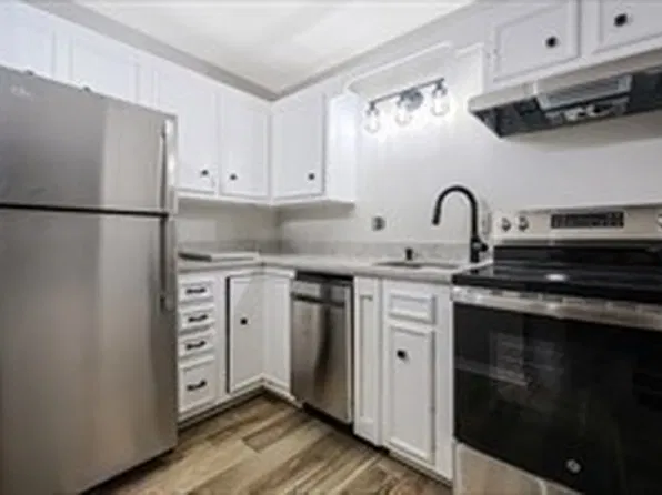 30 High St APT 209, Dedham, MA 02026