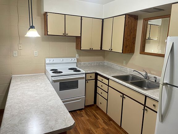 2nd image of 608 19th Ave W #5