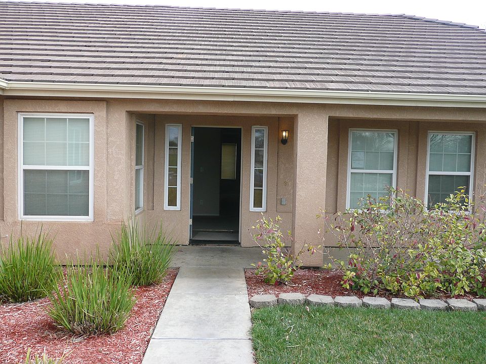 2nd image of 702 Fairmont Dr