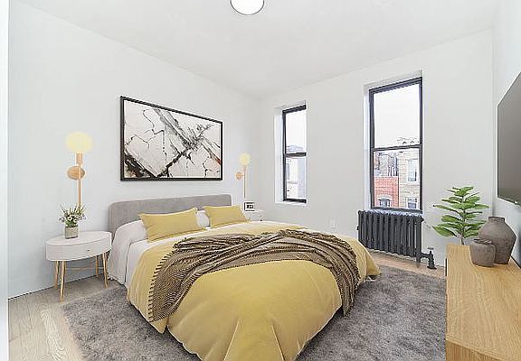 4th image of 304 E 5th St APT 1A